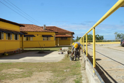 Prefeitura de Araruama emite nota de esclarecimento sobre as obras de manutenção do Complexo Educacional Darcy Ribeiro 