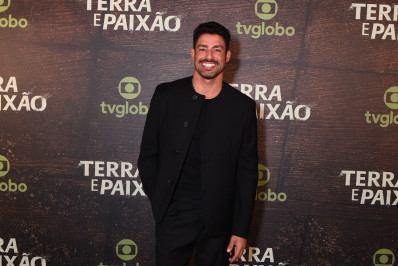 Após anúncio de separação, Cauã Reymond fala sobre ser o solteiro mais cobiçado