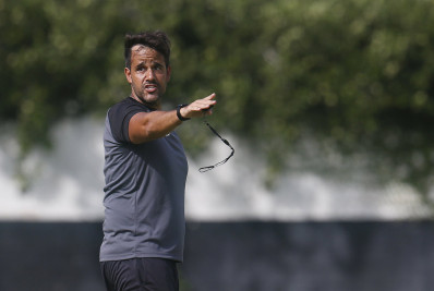 Botafogo anuncia saída do técnico do time feminino