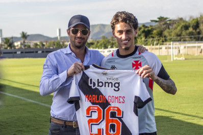 Vasco anuncia renovação contratual do meia Marlon Gomes