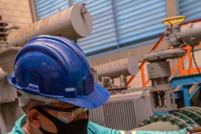 Reparo de vazamento em adutora interrompe o fornecimento de água em 04 bairros de Belford Roxo