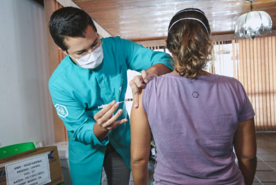 Saquarema começa a aplicar vacina bivalente contra a covid-19 em pessoas acima de 18 anos