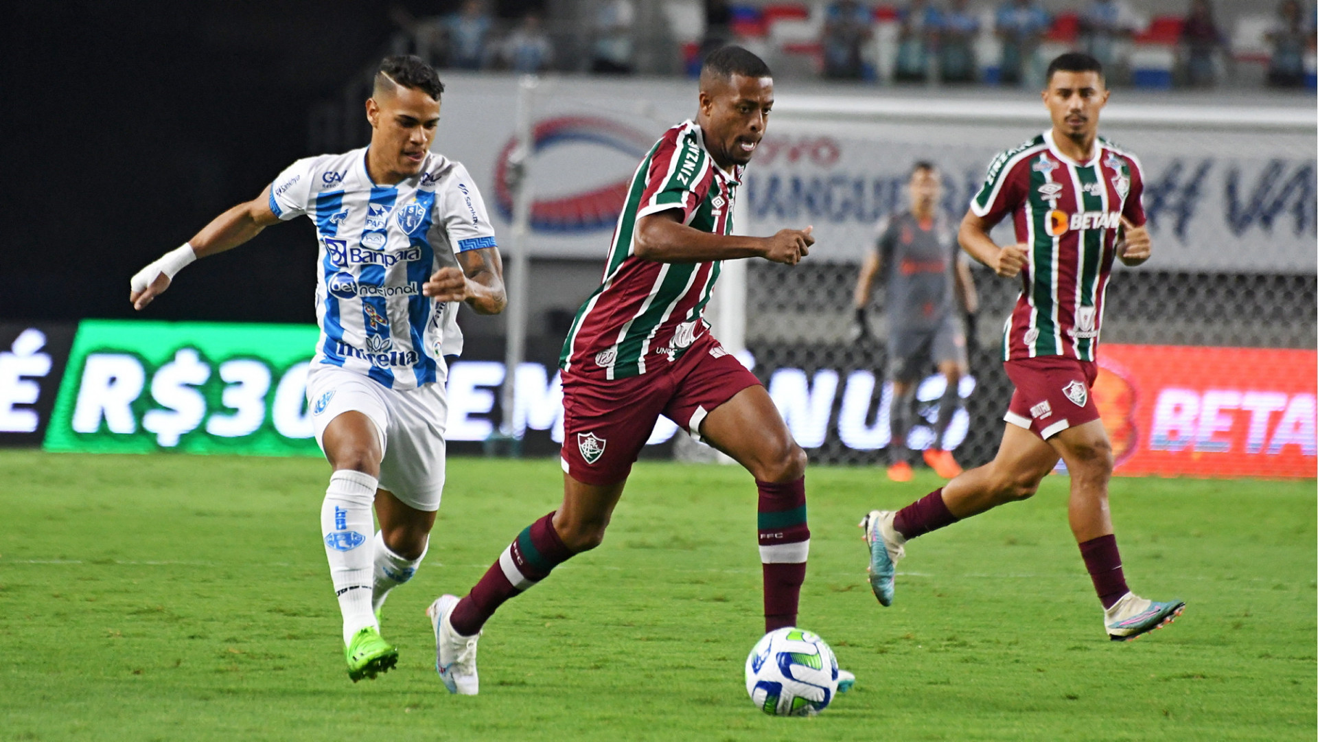 keno conduz a bola durante o jogo entre Paysandu e Fluminense   - MAILSON SANTANA/ FLUMINENSE FC   