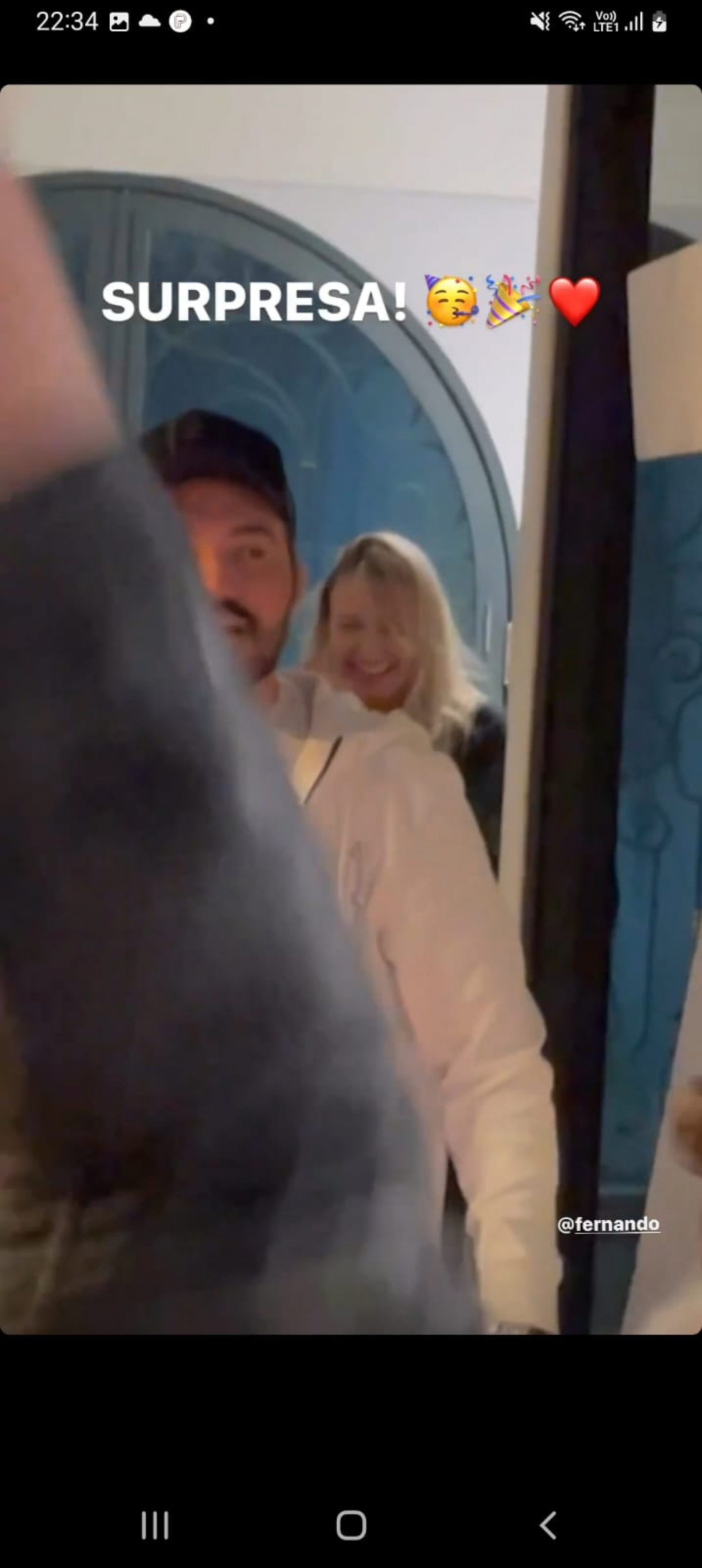 Fernando Zor e Mikelly chegando na festa - reprodução Internet