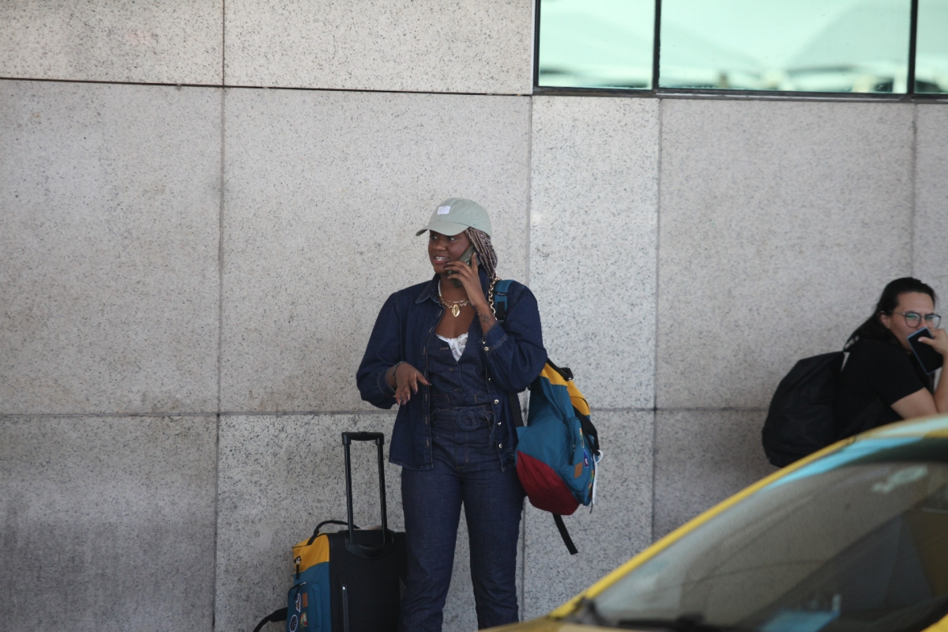 Ex-BBB Sarah Aline é clicada em aeroporto do Rio - Adão / Agnews