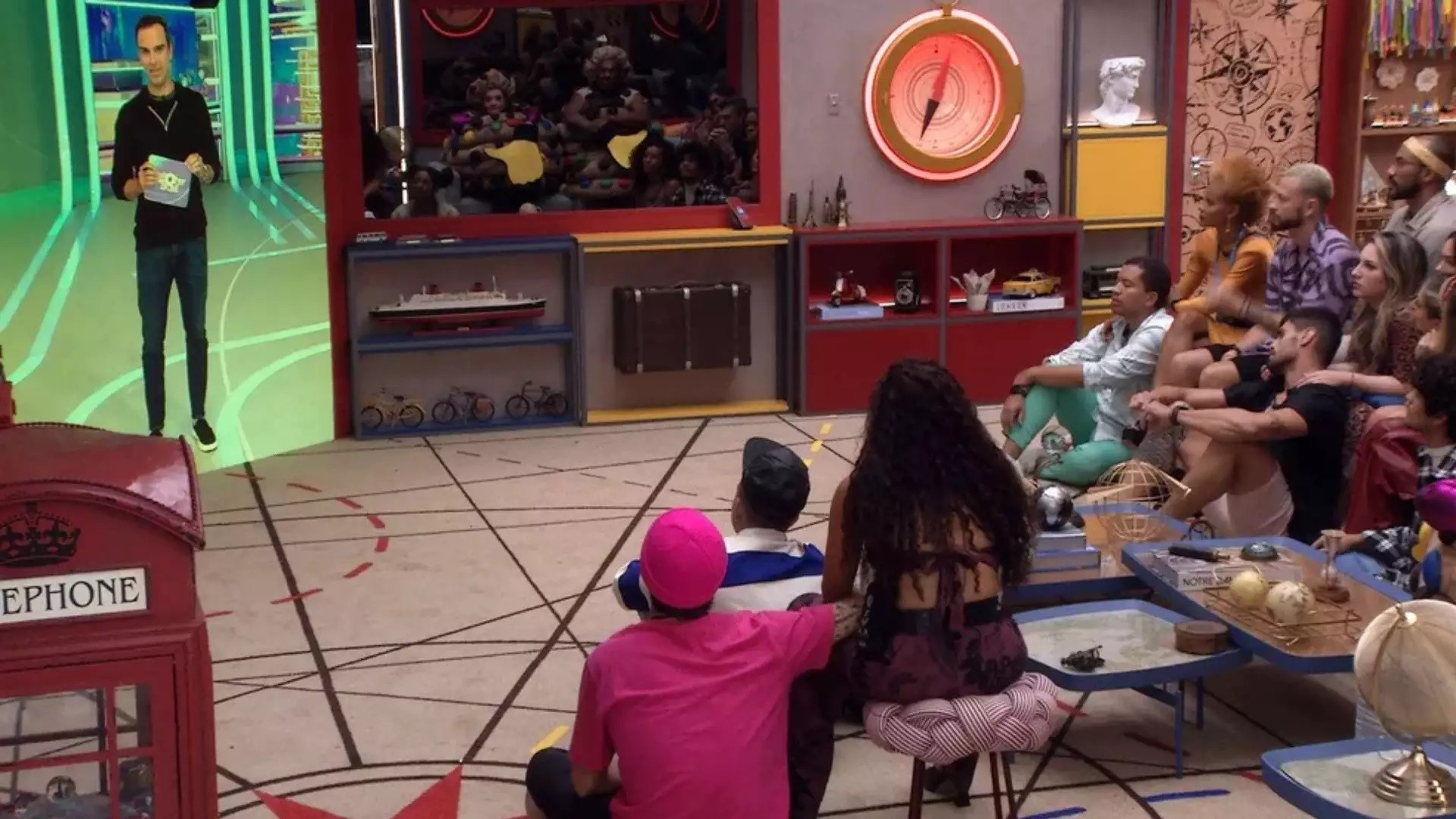 Tadeu Schmidt deu uma bronca em Gabriel Fop ao vivo por conta de relacionamento tóxico com Bruna Griphao - Reprodução