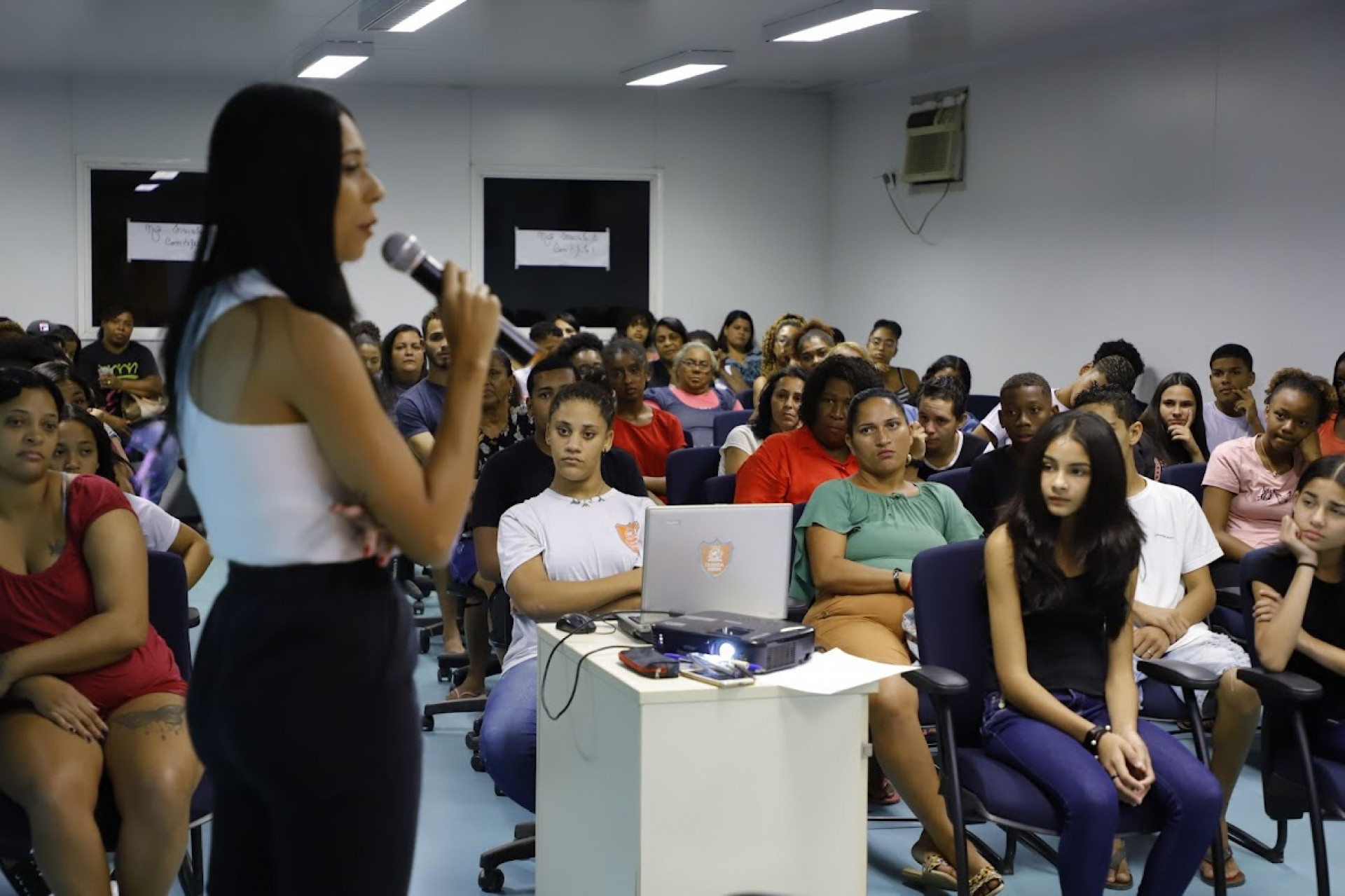 A palestra visou estimular os jovens a ampliar as expectativas do mercado de trabalho - Larissa Sousa/PMBR