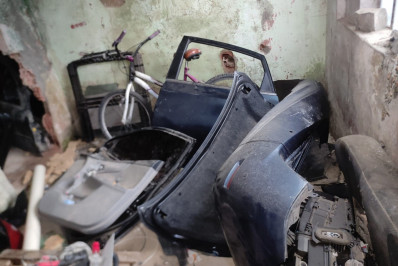 PM encontra desmanche de carros roubados em Belford Roxo