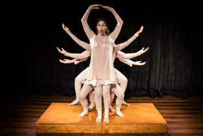 Espetáculo que conta a história da humanidade em 2m², volta aos palcos