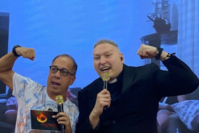 Padre Marcelo Rossi surpreende com corpo definido