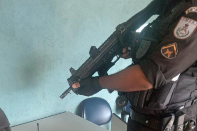 Suspeito de tráfico é detido com rádio comunicador em Três Poços