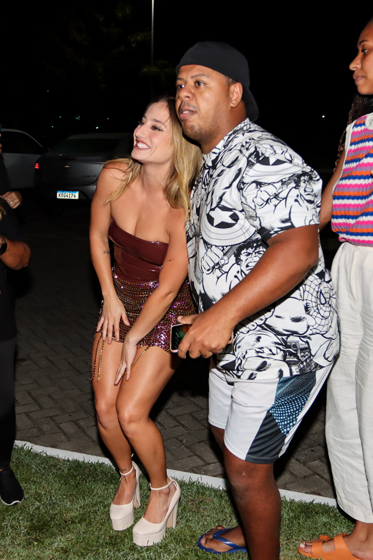 Bruna Griphao posa com fãs após a final do 'BBB 23' - Victor Chapetta / Ag. News