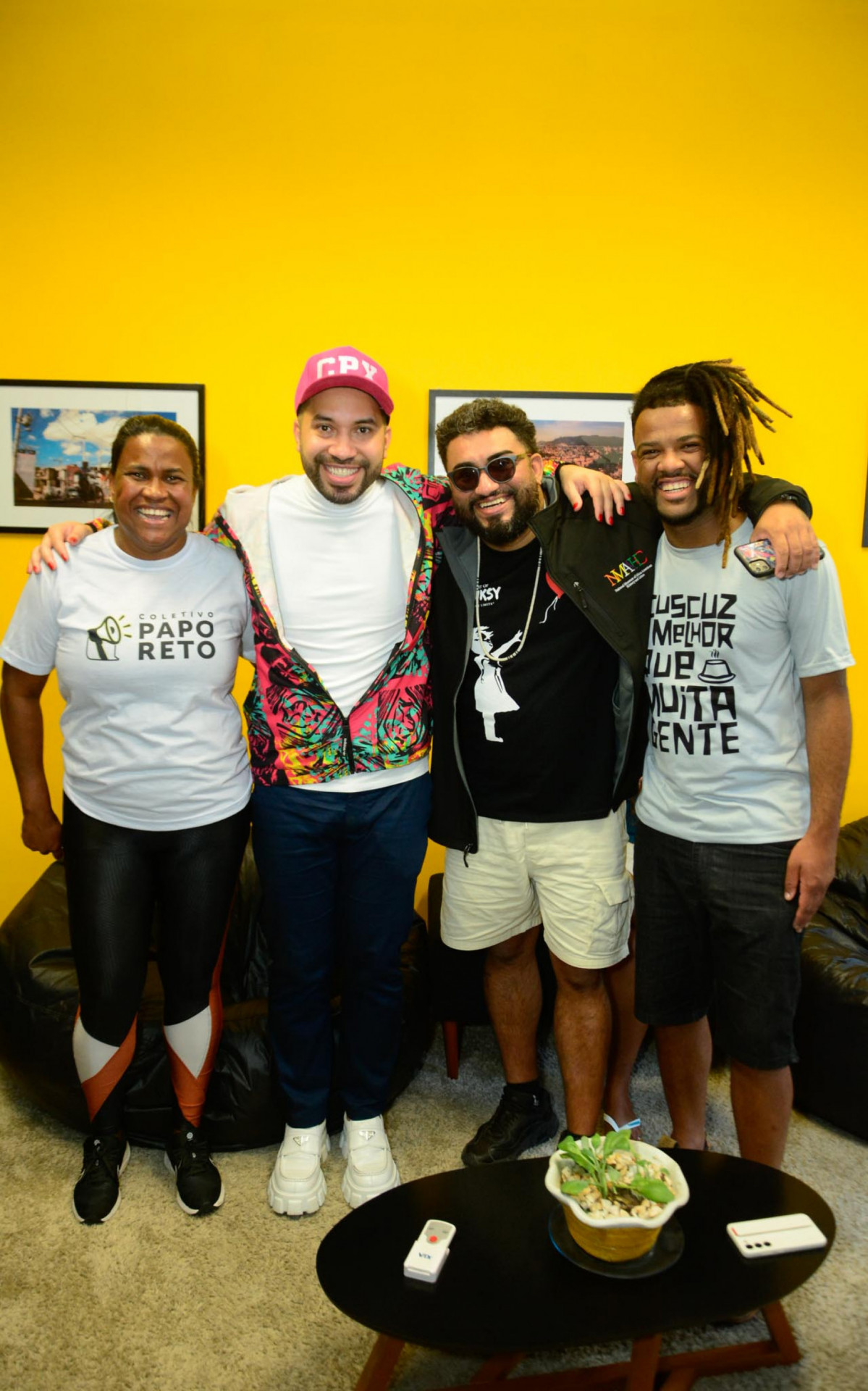 Gil do Vigor foi convidado para conhecer projetos sociais que atuam no Complexo do Alemão