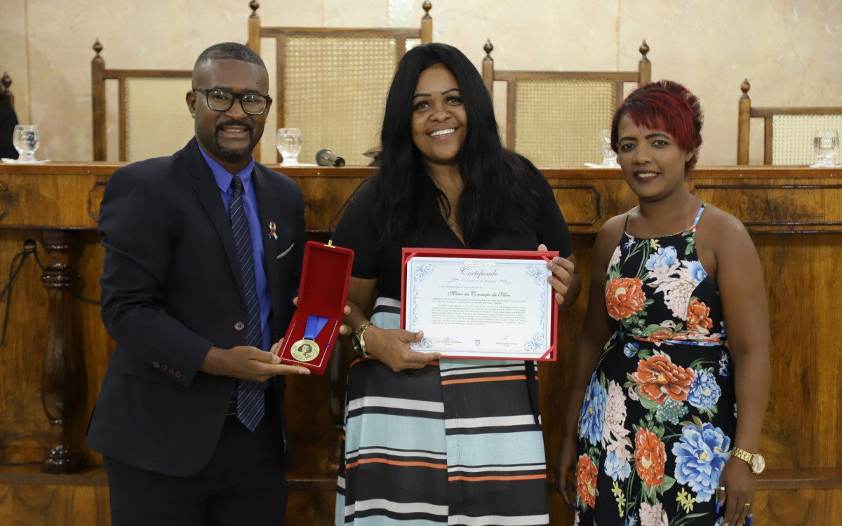 M&atilde;es de pessoas com Transtorno do Espectro Autistas s&atilde;o homenageadas na C&acirc;mara - Art V&iacute;deo/ Victor Hugo/Divulga&ccedil;&atilde;o