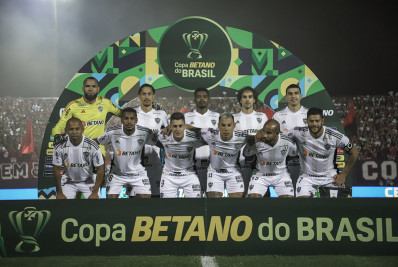 Torcida organizada do Atlético-MG pede saída de atacante: 'A paciência acabou, cachaceiro'