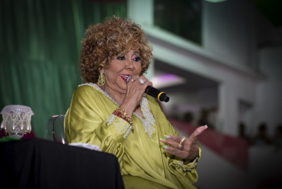 Aniversário de 95 anos da Mangueira terá alvorada, distribuição de biscoito e show de Alcione 