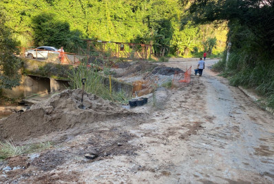 Prefeitura de Barra Mansa interdita rua em Santa Rita da Dutra