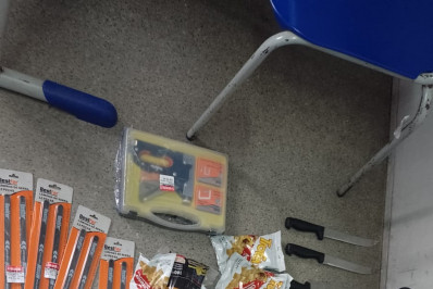 Guarda Municipal de Maricá prende dois homens por furto em loja do Centro