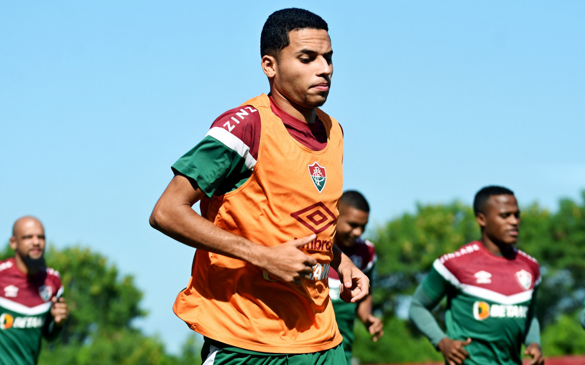 Alexsander em treinamento pelo Fluminense