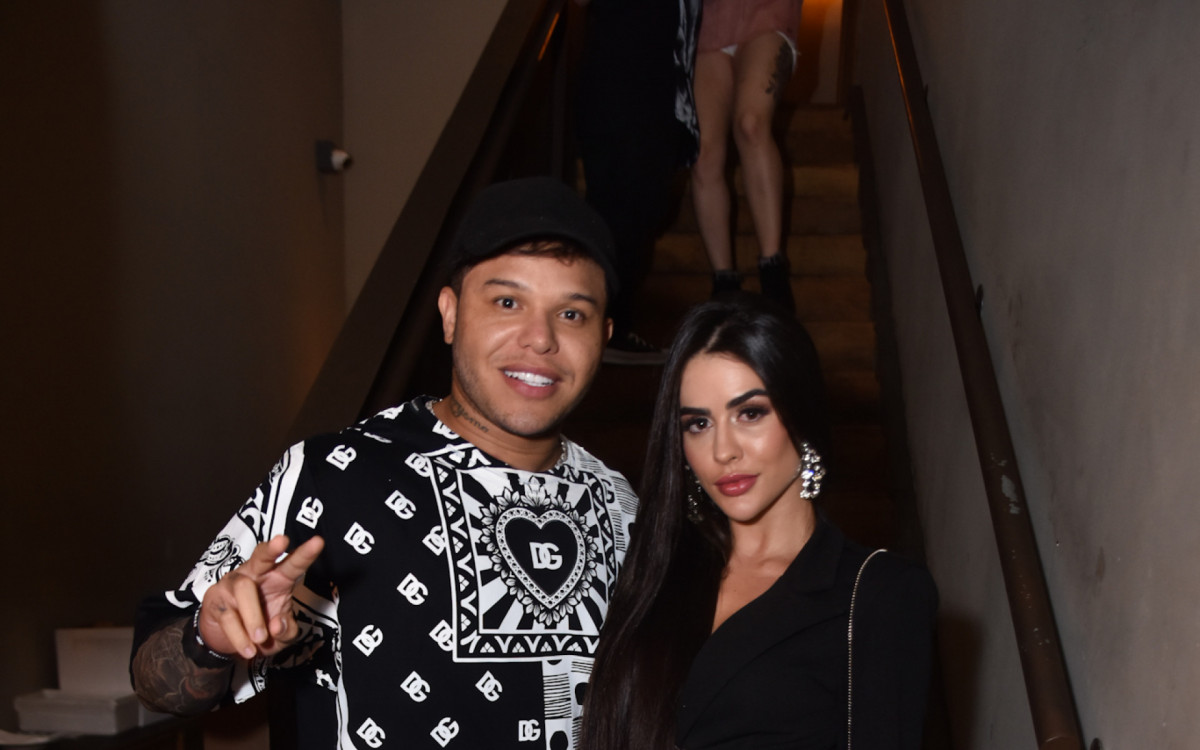 Tierry faz primeira apari&ccedil;&atilde;o p&uacute;blica com a namorada, Mikaely Amorim