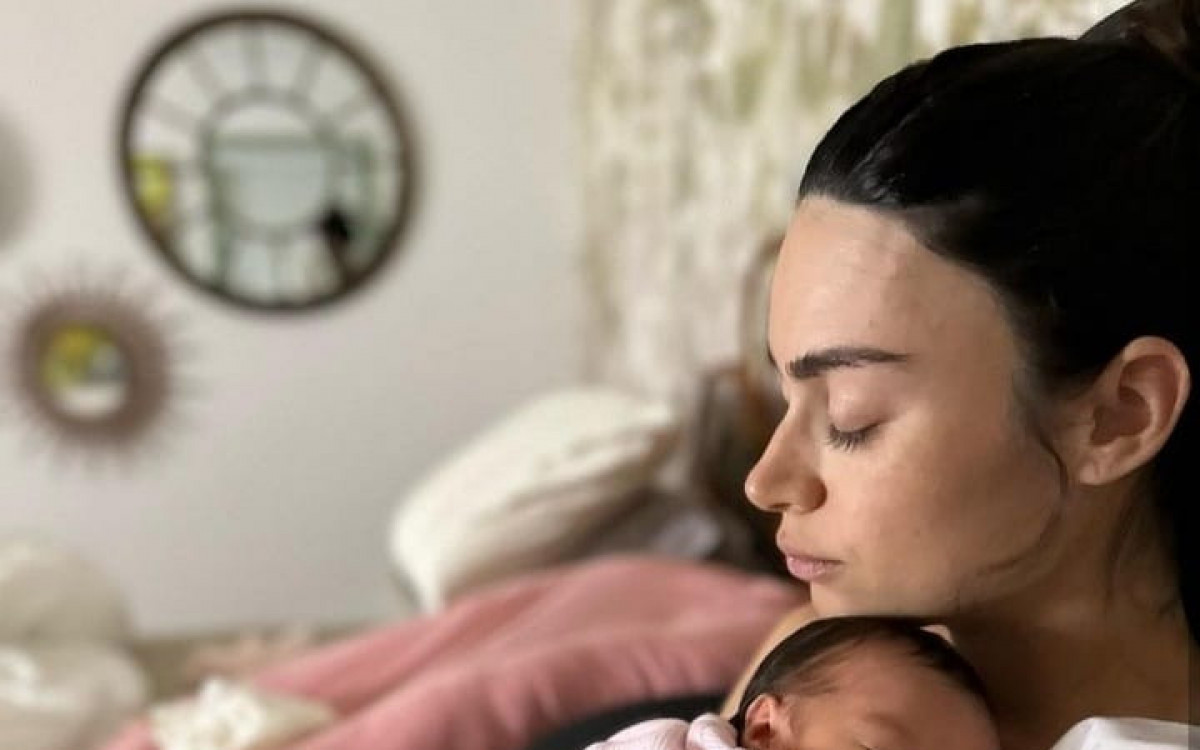 Thaila Ayala com a filha ca&ccedil;ula, Teresa 