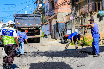 Prefeitura de Meriti leva Programa Asfalto Novo ao bairro da Vila Rosali