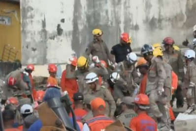 Após oito horas soterrado por escombros, homem é regatado vivo em Pernambuco