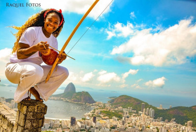 Ex-moradora de rua encontra na Capoeira seu instrumento de superação