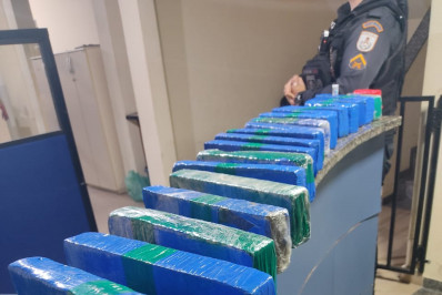 Homem é preso com 20 tabletes de maconha em ônibus de viagem