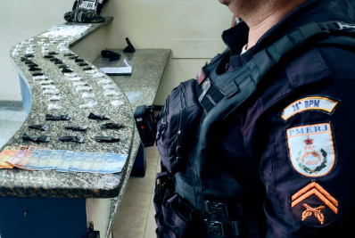 PM prende dupla por suspeita de tráfico de drogas no Getúlio Vargas