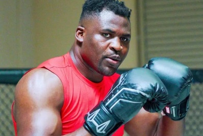 Depois de sucesso no Boxe, Francis Ngannou ironiza Dana White; confira