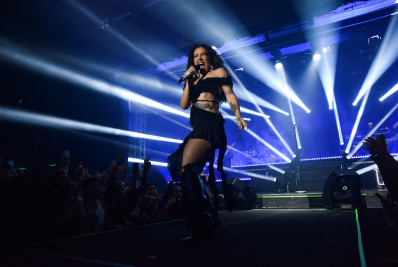 Famosos curtem show de Priscilla Alcântara em São Paulo