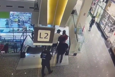 Vídeo! Câmera grava assassinato de homem em shopping da Taquara