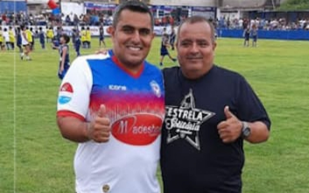 O vice-presidente e o presidente da SE Belford Roxo, Rodrigo Gomes e Reginaldo Gomes, no Est&aacute;dio N&eacute;lio Gomes