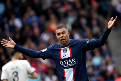 Mbappé recusa renovação e PSG estuda venda na próxima janela
