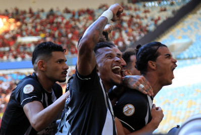 Botafogo pagará 'bicho' triplicado a jogadores e funcionários por vitória sobre o Flamengo