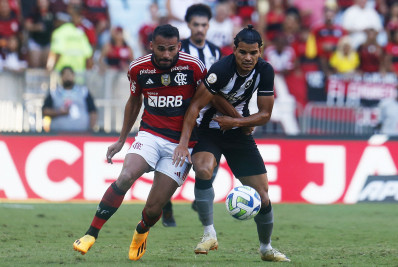 Em clássico emocionante, Botafogo vence o Flamengo e assume a liderança do Brasileirão