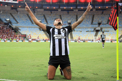Decisivo, Tiquinho participou de cinco dos sete gols do Botafogo no Brasileirão