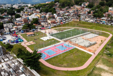 Campo Grande ganha área de lazer com quadra, brinquedos e quiosques