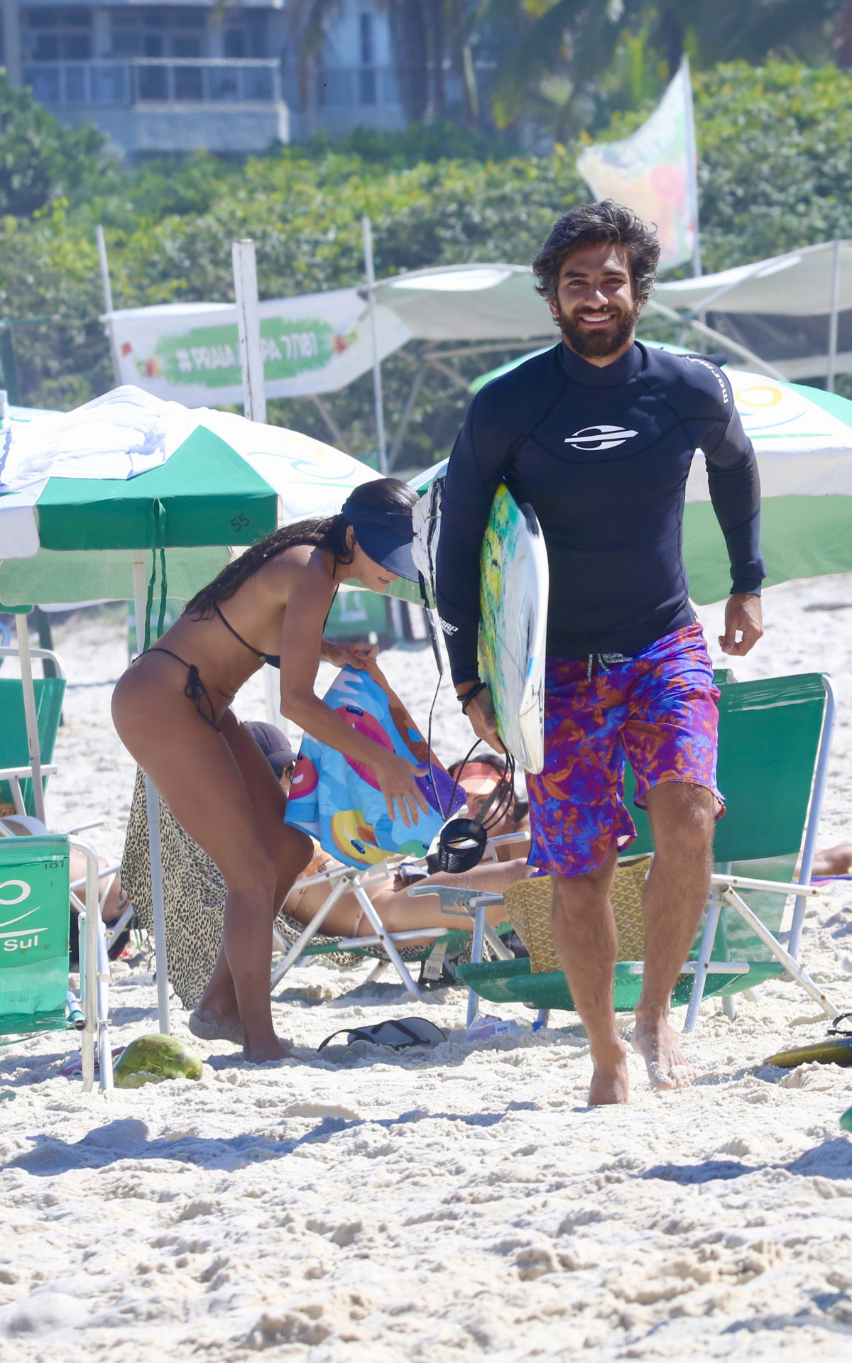 Hugo Moura posa sorridente antes de sufar