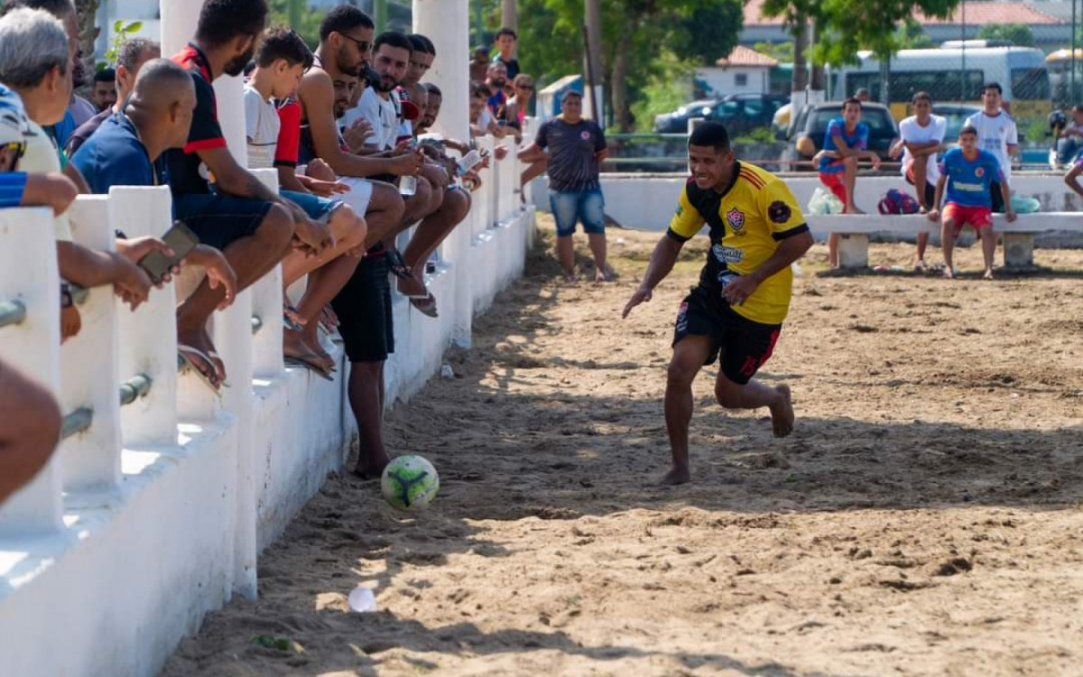 Torcida lota Aterro no Cop&atilde;o