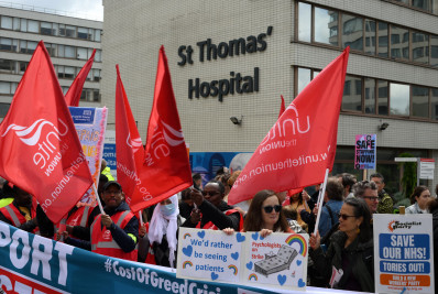 Profissionais de enfermagem britânicos pedem melhores salários em nova greve