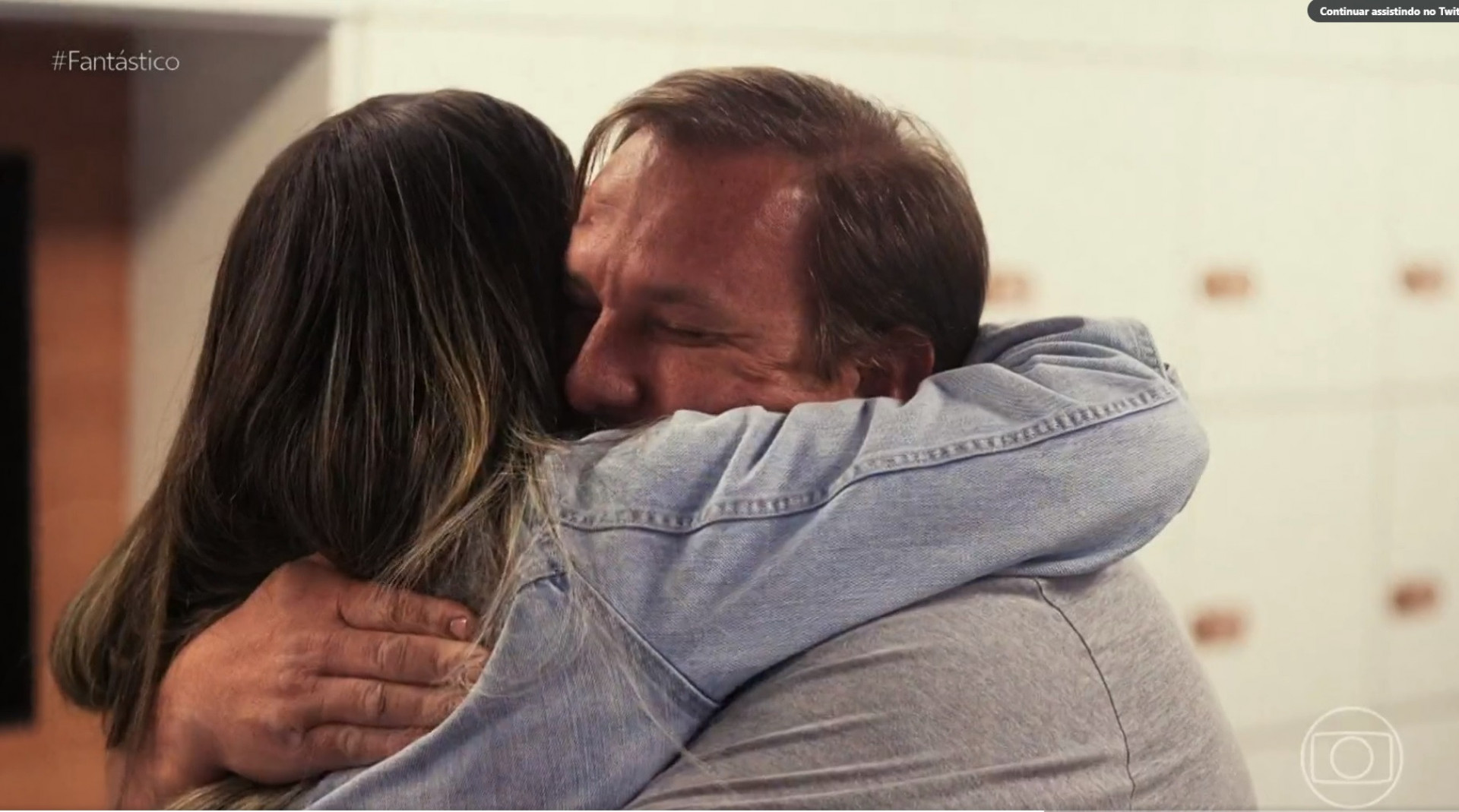 Amanda reencontra paciente que ajudou a salvar em UTI - Reprodução de vídeo