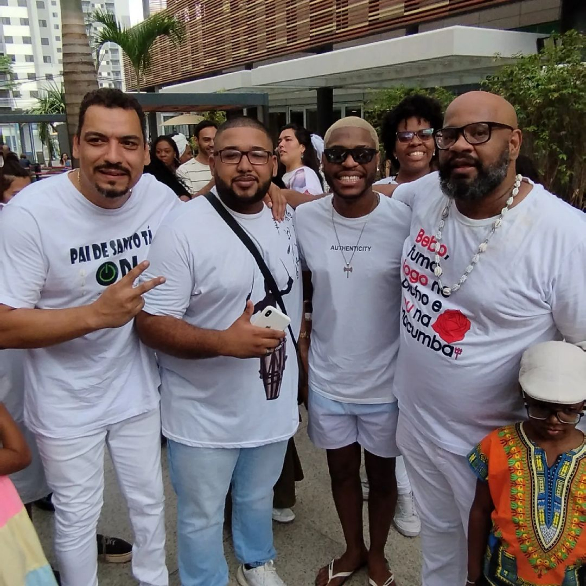 O evento contou com a presen&ccedil;a do cantor e escritor Andr&eacute; Gabeh, do humorista Yuri Mar&ccedil;al e dos l&iacute;deres religiosos Felipe Lima e Braguinha Lembamoxi (ordem da direita para a esquerda)