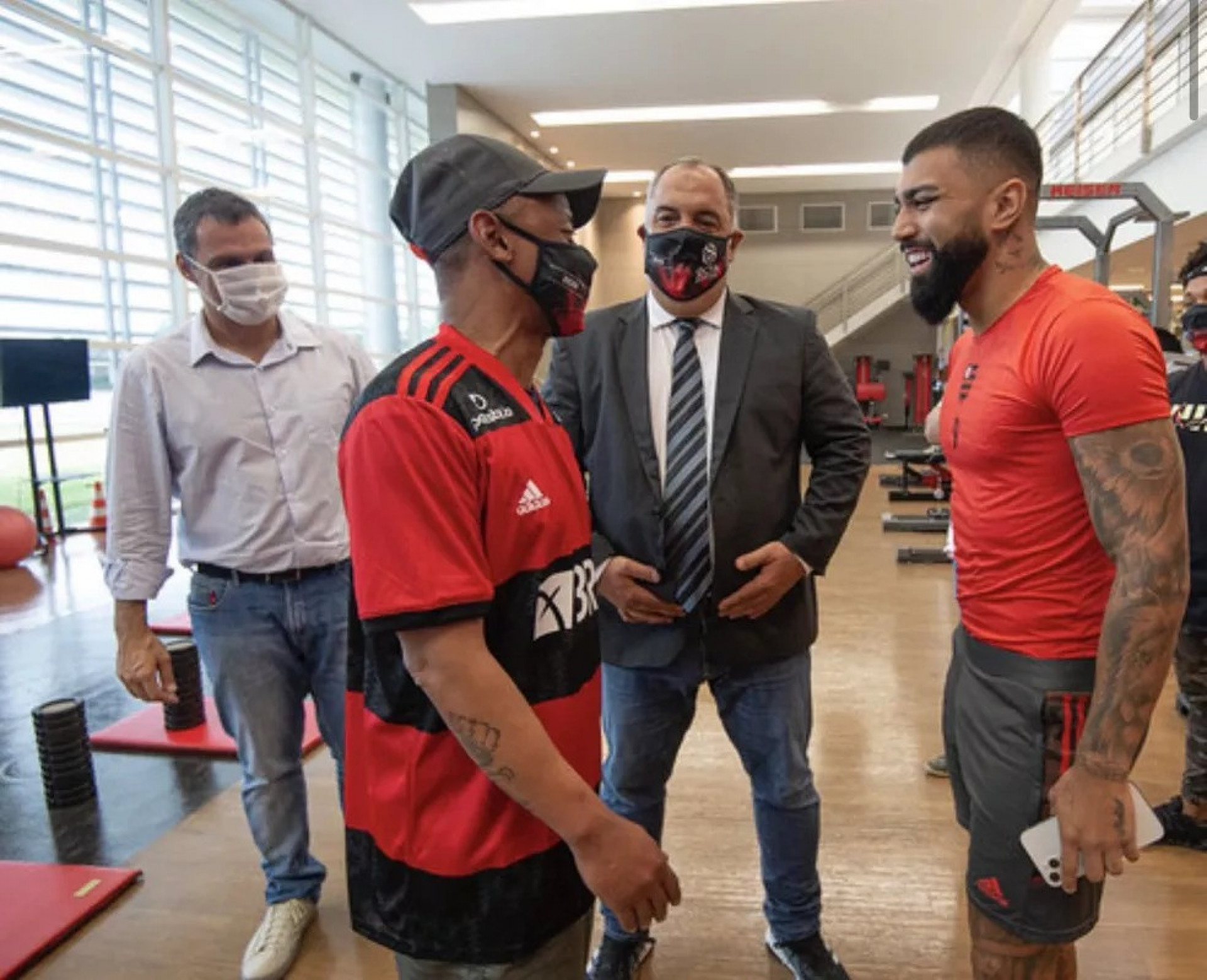 Robson Nascimento em encontro com Gabigol, Marcos Braz e Bruno Spindel - Alexandre Vidal/Flamengo