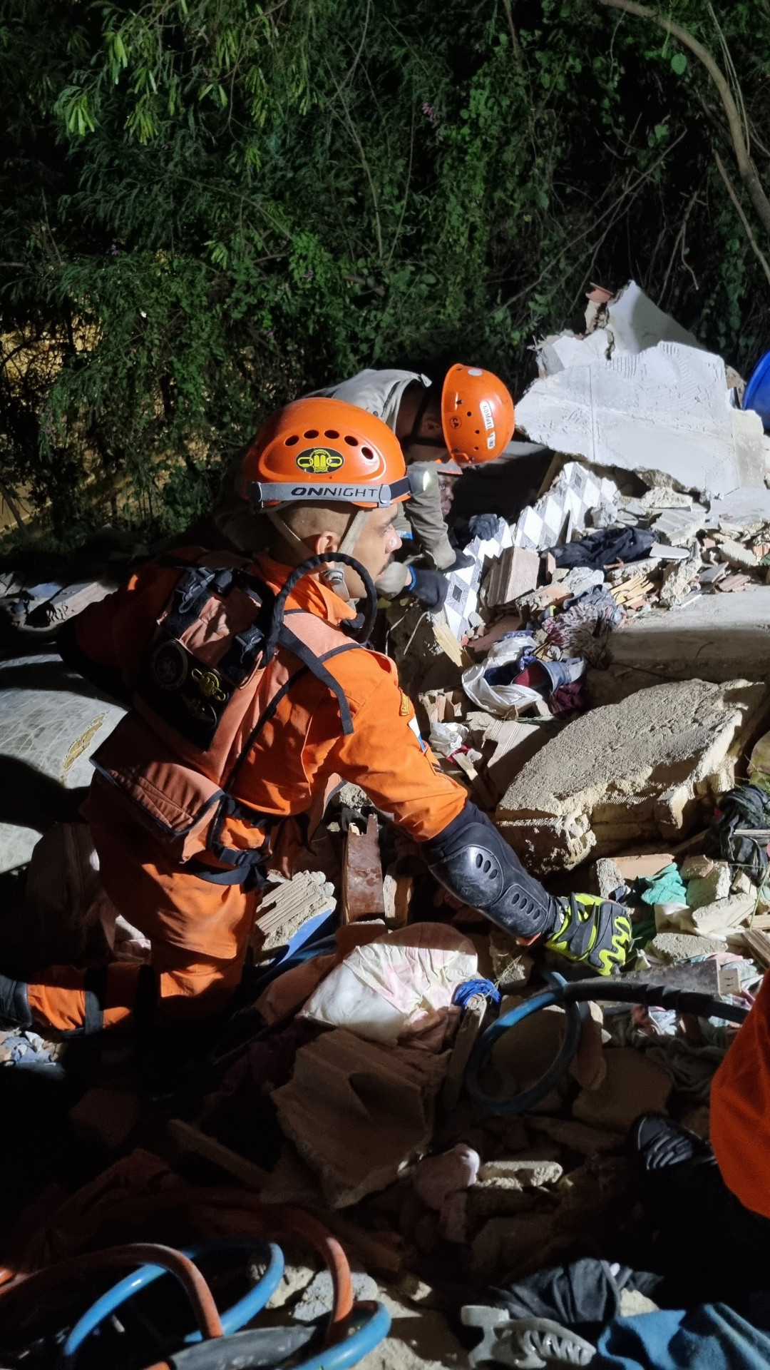 A operação do Corpo de Bombeiros contou com utilização de drones  - Divulgação/CBMERJ