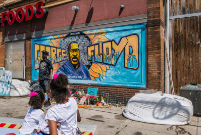 Policial acusado pela morte de George Floyd é condenado por participação no homicídio