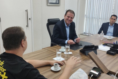 Eduardo Paes recebe moradores da Ilha do Governador para discutir reabertura do Hospital Paulino Werneck