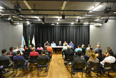 Bomtempo anuncia ações para fomentar economia da Posse em reunião com moradores e empresários