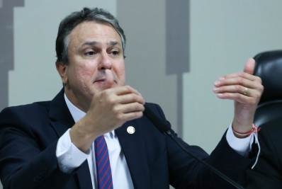 Camilo Santana defende aprovação de PL das Fake News